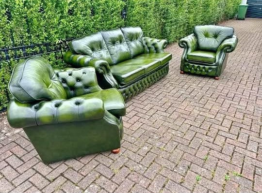 Beautiful Parliament Green Saxon Of Bolton Chesterfield Suite!