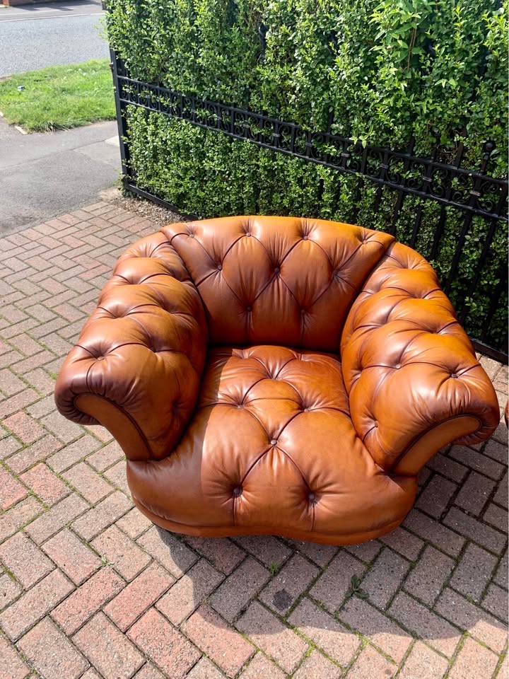 TETRAD OSKAR CHESTERFIELD SUITE SEE ADD DETAILS ATTACHED FULL UK DELIVERY 🚚 AVAILABLE